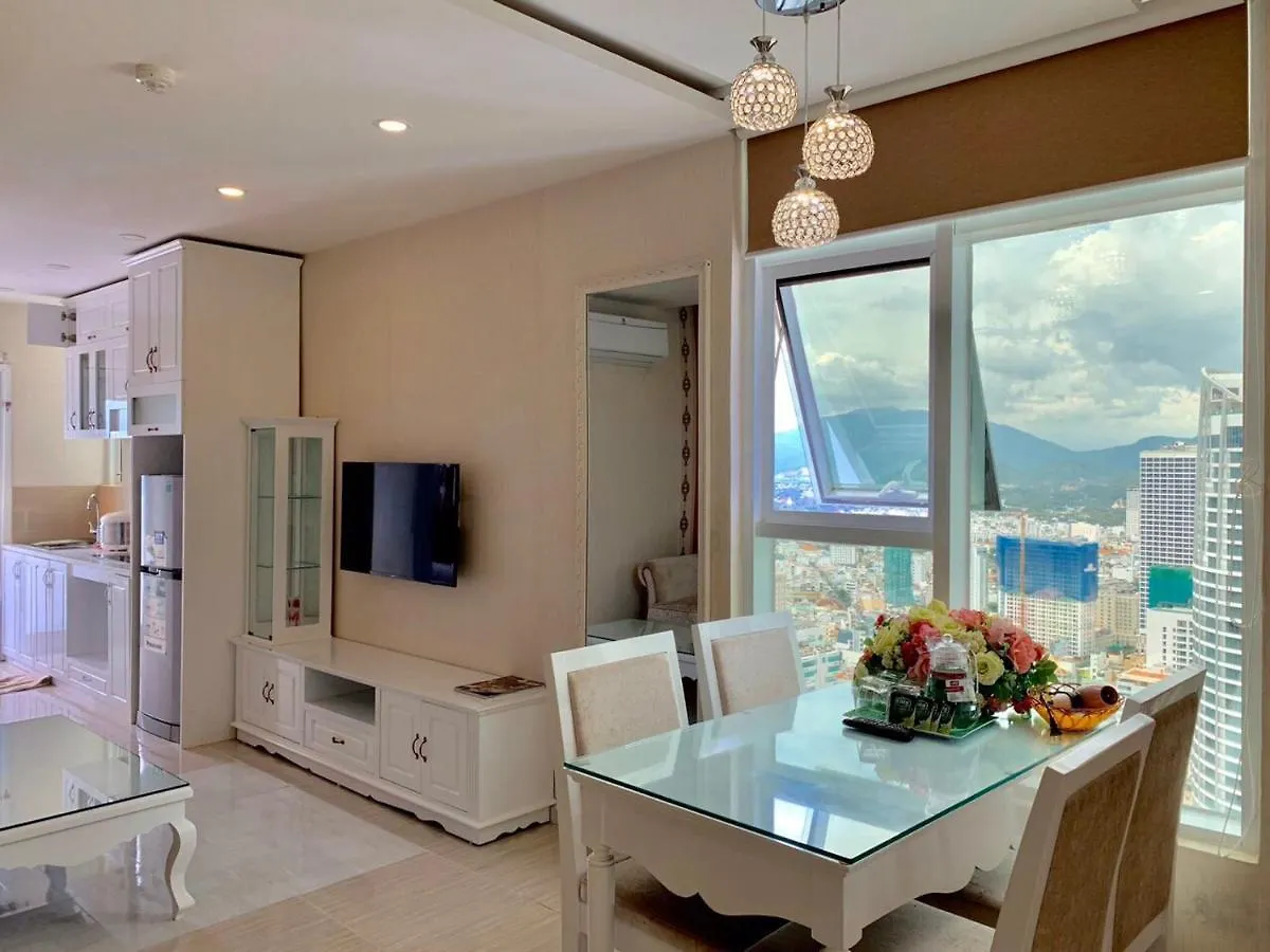 Ideal Time Apartment Να Τρανγκ
